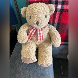 1994 P.J. Huckabee collectible bear. Excellent condition. Never used as a toy.